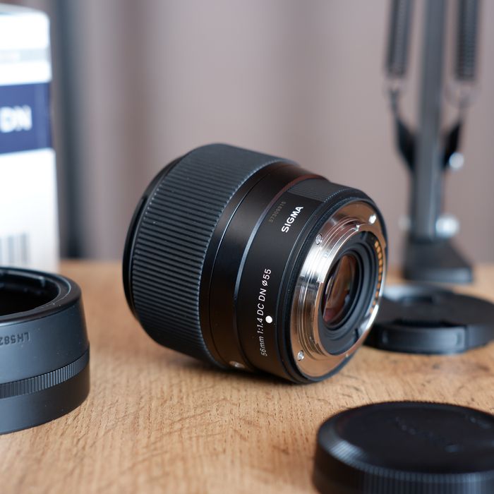 Объектив Sigma 56mm DC DN для FUJIFILM