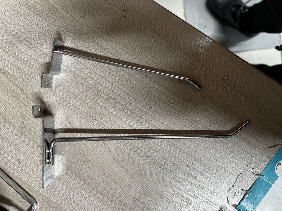 Крючки для торговых панелей (слатволл)