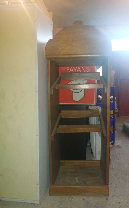 Стойка,стелаж за вино