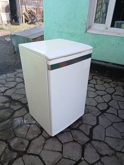 Продам небольшой холодильник