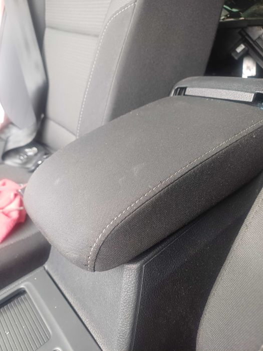 Cotiera vw golf 7 cu cal complect cu suport pahare