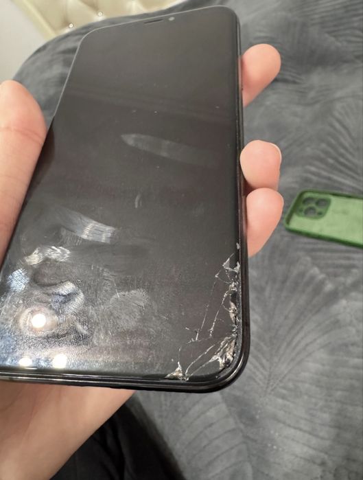 Продам iPhone xs