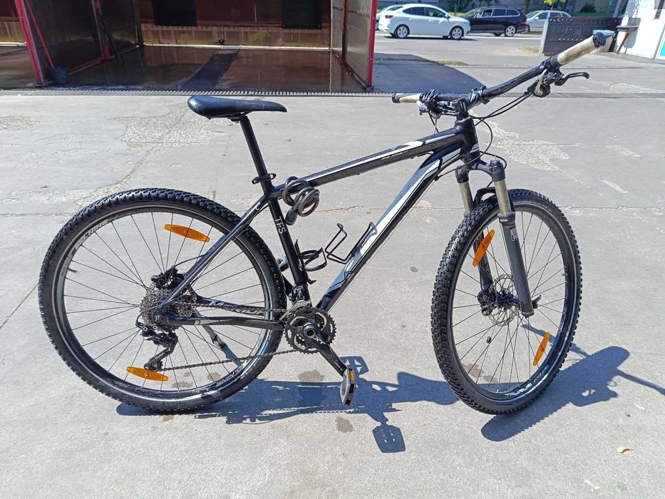 Se vinde bicicletă MERIDA BIG NINE.