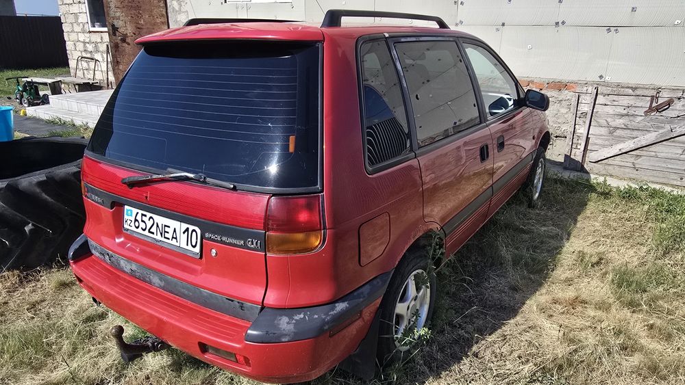 Mitsubishi Space Runner