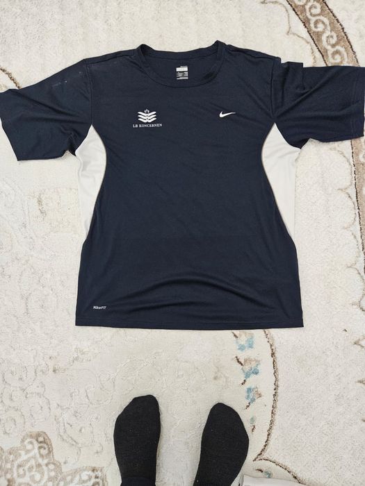 Продам оригинальные футболки Nike