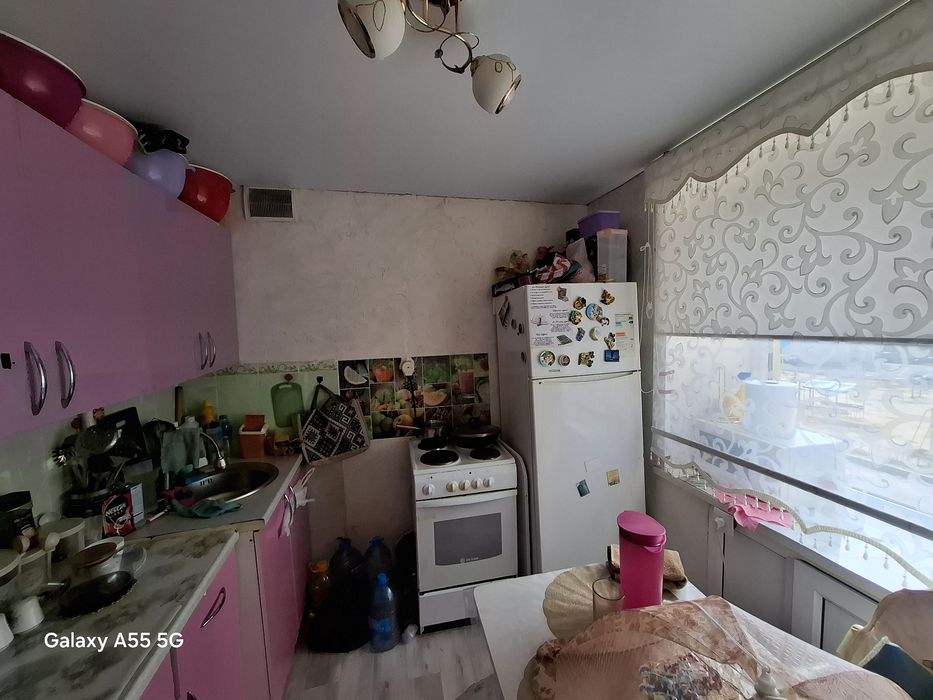 Продаётся 2 ком кв 2эт