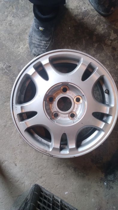 Продам титанки на камри.