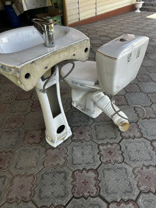 Продам унитаз комплект