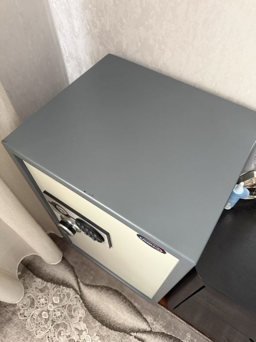 Продам сейф огнеупорный