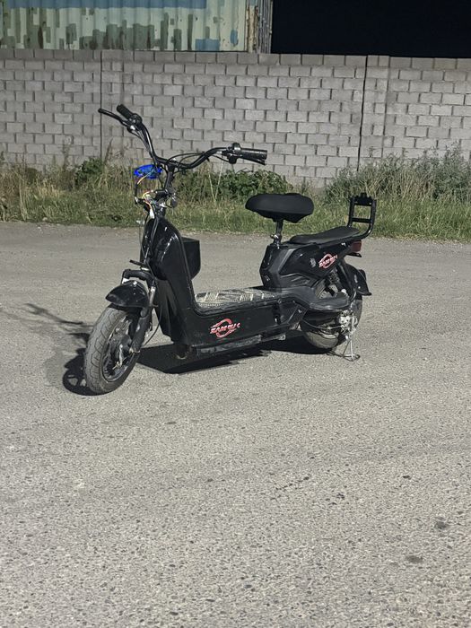 Продаю элжктро скутер
