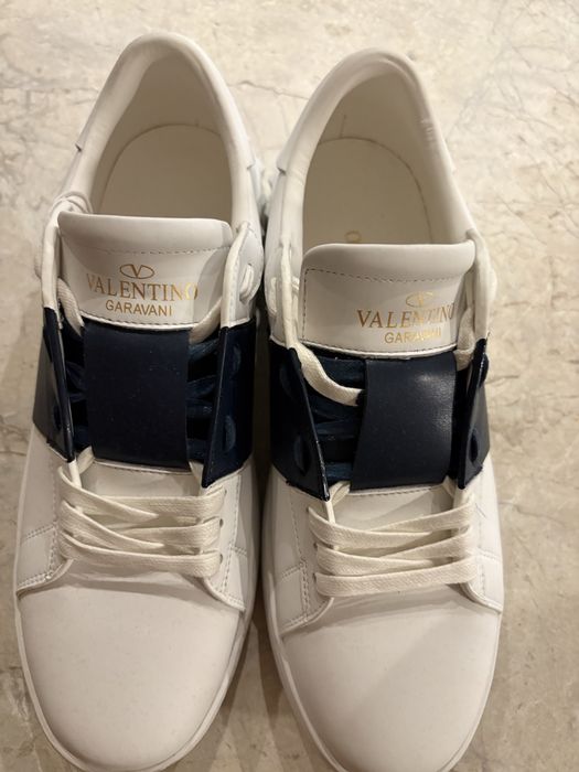 Valentino Garavani blue 44