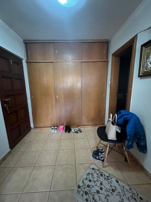 Vand Apartament 4 camere  spațios -Zona Finanțe,etaj 1/3