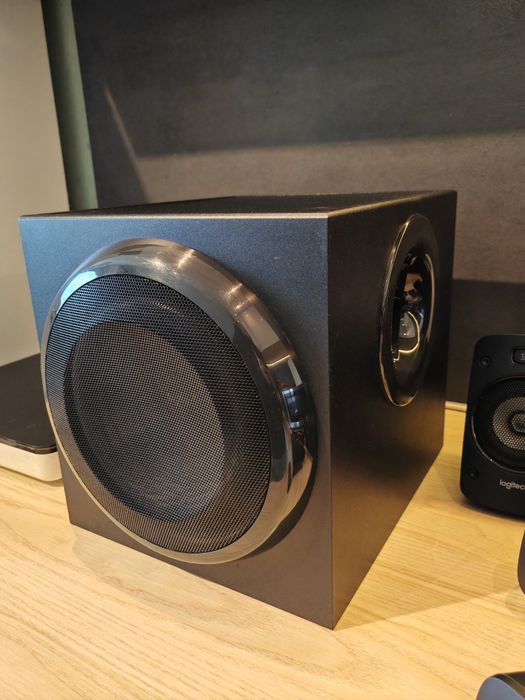 Съраунд система Logitech Z906 5.1