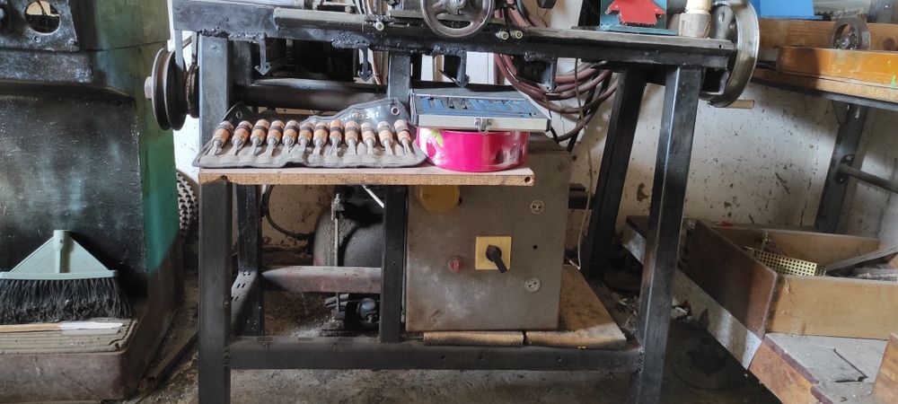 Strung U200, diverse scule pt lemn, motoare trifazice!!