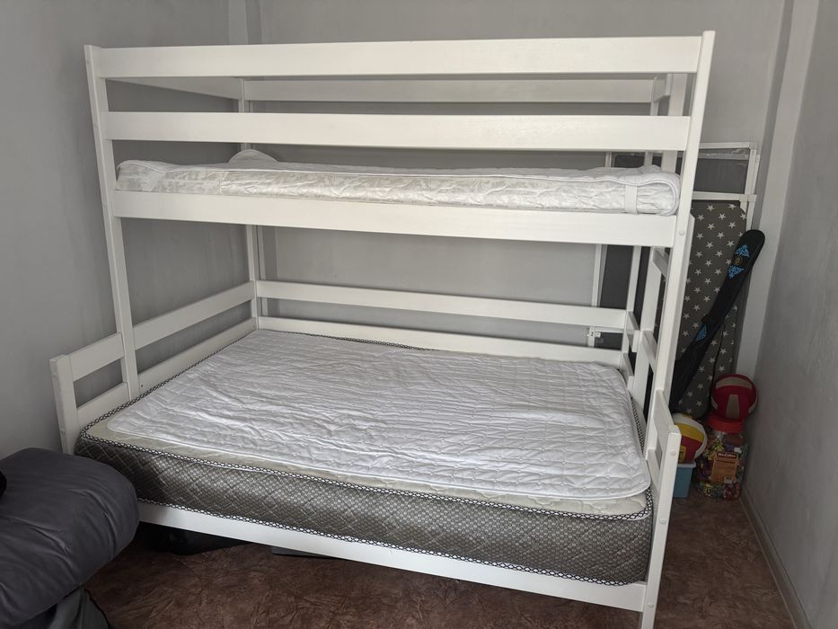 Двухъярусная кровать
