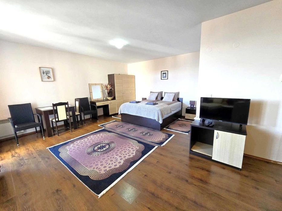 Просторно студио в комплекс Пирин Палас под наем