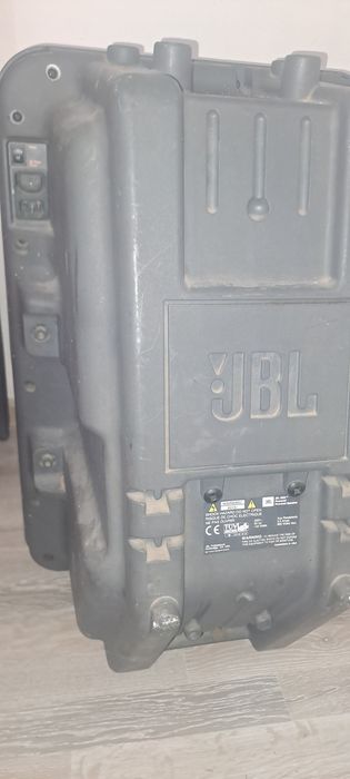 Vând boxă activa pe 15 inhi
