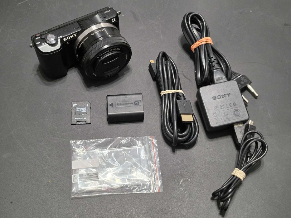 Aparat foto digital mirrorless Sony Alpha 5000 a5000 cu obiectiv E 16-50 OSS