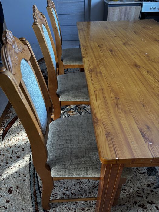 Стол со стульями