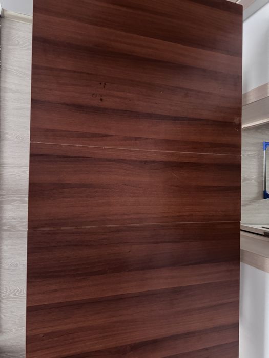 Стол деревянный в хорошем качестве