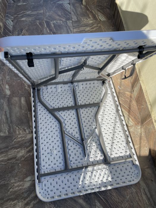 Сгъваема кетъринг маса (180 см) – за градина, тераса или събития