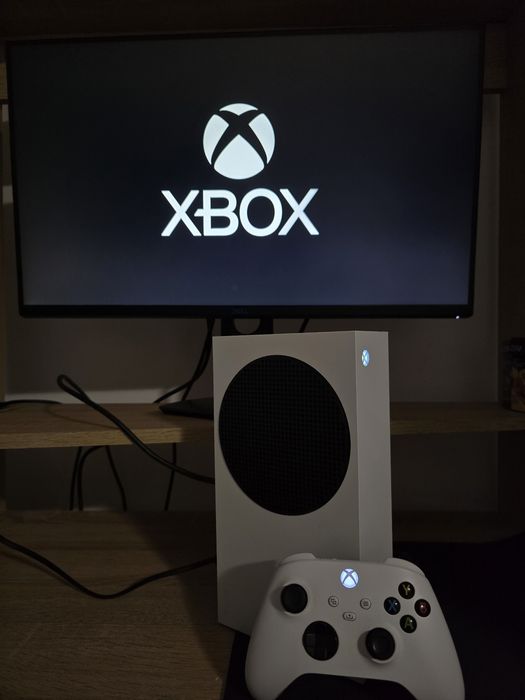 Vând Xbox Series S 512GB SSD – Pachet complet cu cutie și accesorii originale