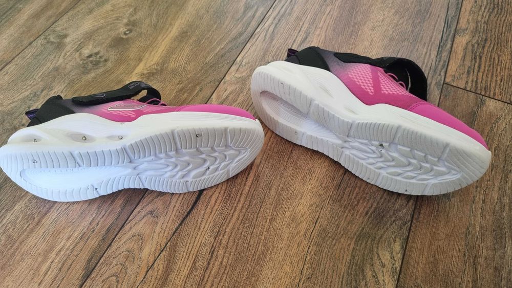 Маратонки skechers  за физическо