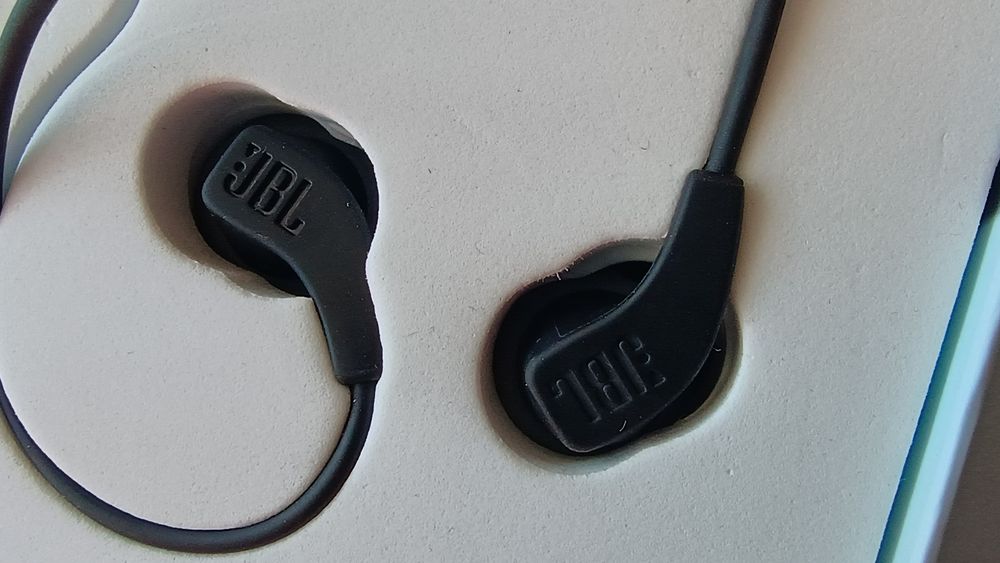 Продавам слушалки JBL
