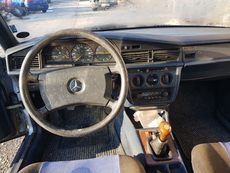 Мерцедес 190 Е 1.8 109кс на части