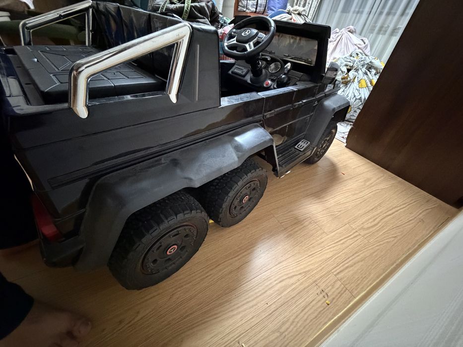 Детский электромобиль