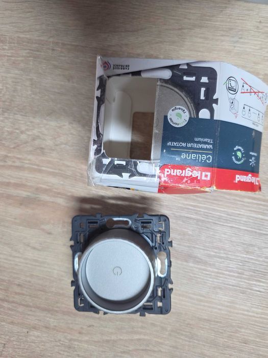 Legrand 774263 Dimmer cu buton rotativ Valena, alb, 2 fire