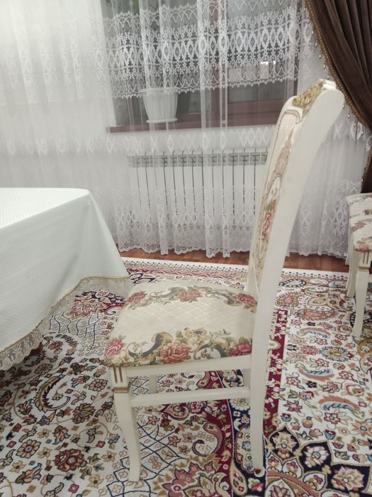 Стулья  для гостевого зала 16 штук состаяние хорошее