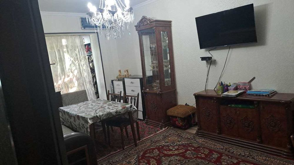 Kvartira sotiladi 2 xonali 3 xona qilingan, g'ishtli dom 18 kvartal