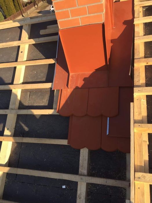 reparații acoperisuri BILKA hodroizolati velux dulgherie vopsit