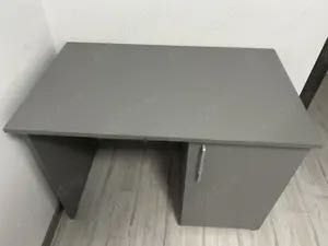 Birou gri, realizat la comanda