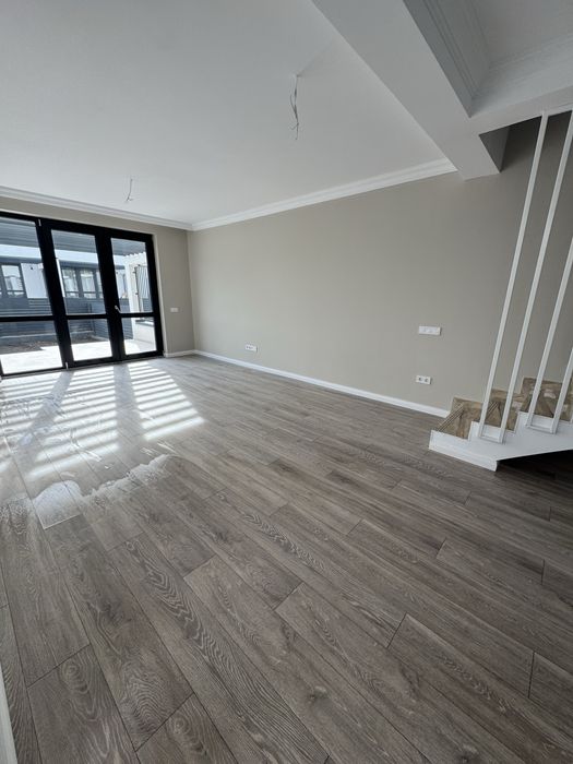Duplex    3 camere  de vanzare