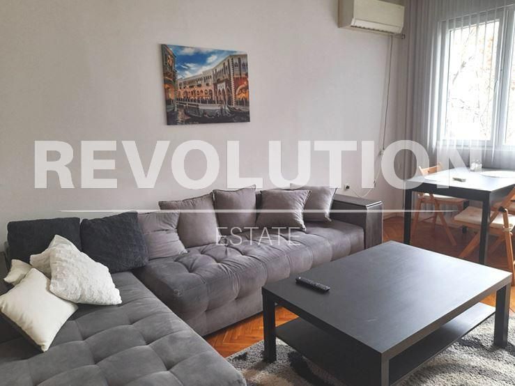 Дава се под наем Двустаен апартамент в Варна, Чайка - 65 кв.м за 550 € - Снимка #1