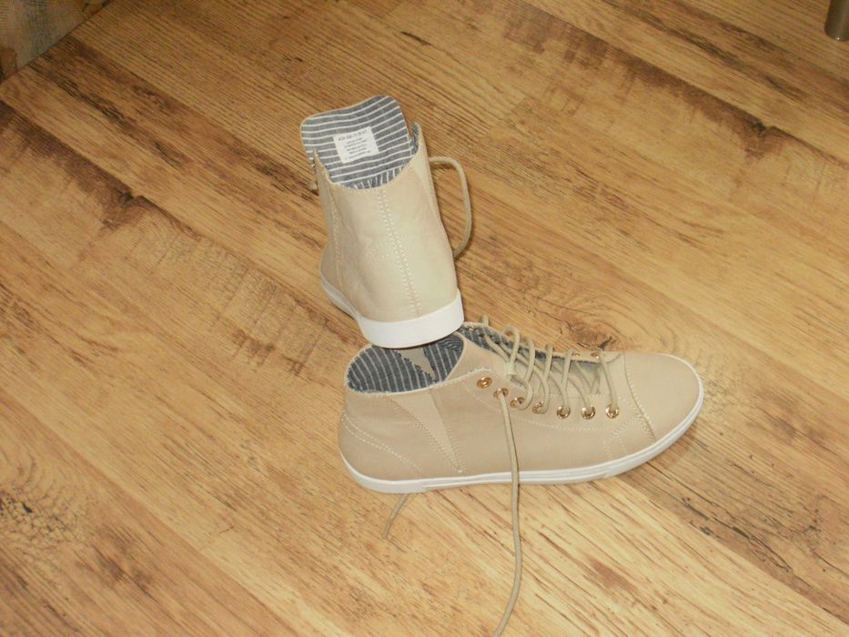 VAGABOND нови оригинални юношески естествена кожа 39