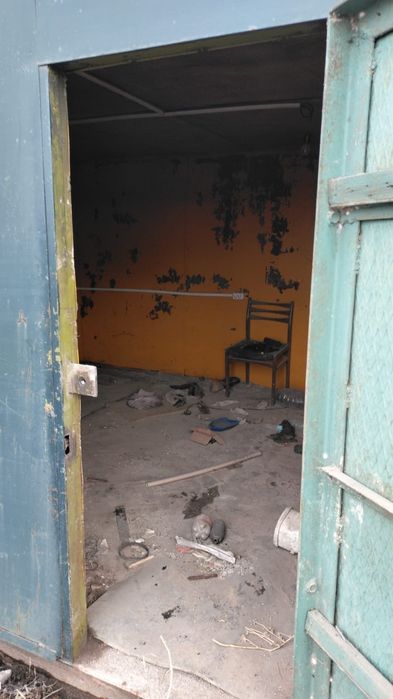 Продаю домик . Будка,контейнер