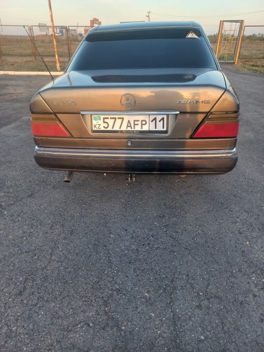 Мерседес бенс 124