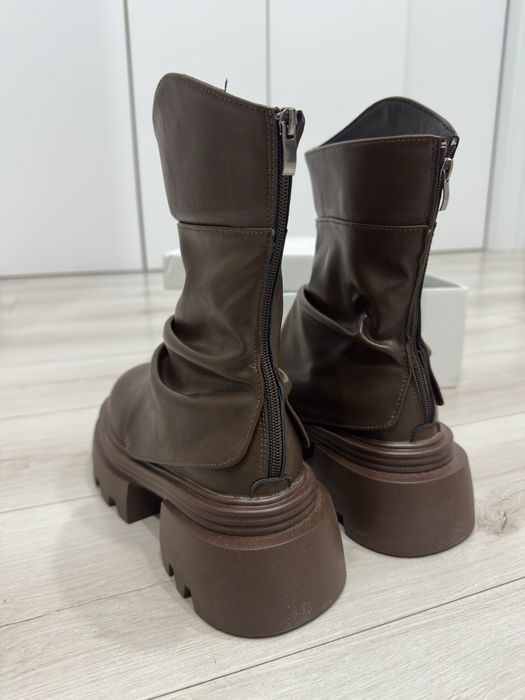 Женские ботинки