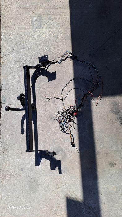 Продавам оригинален теглич за Mazda Demio/ Мазда Демио