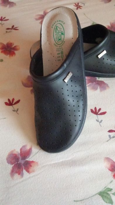 Vând haine second-hand  și jucării