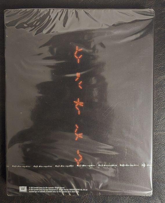 The Predator (2018) Blu-Ray Film si Steelbook
Produs sigilat.