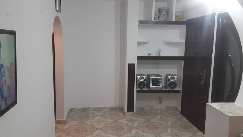 Apartament decomandat 2 camere+living,direct proprietar,zona buna