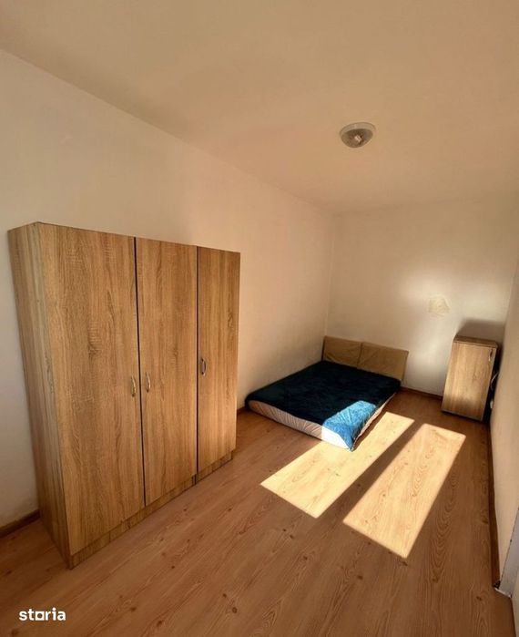 Garsonieră, Valea Roșie, renovată, mobilată și utilată,  etajul 2/4