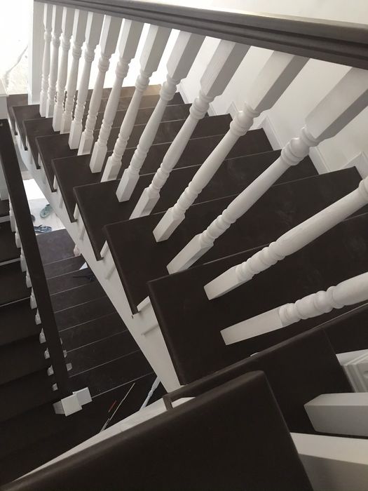 Scari interioare din lemn de frasin sau stejar