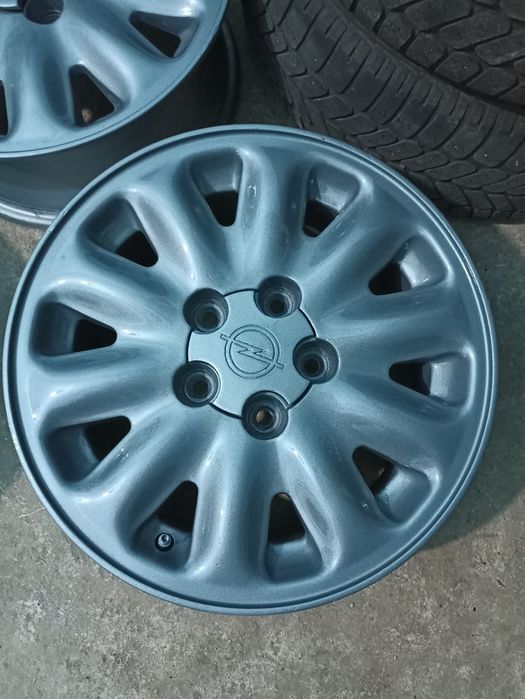 Jante aliaj originale Opel Zafira 5x110 R15.
Pret: 700lei.
Locatie: Ar