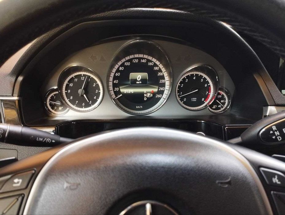 Mercedes-Benz E300, 2012 год