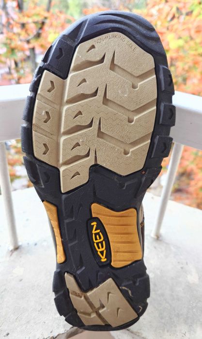 НОВИ сандали KEEN